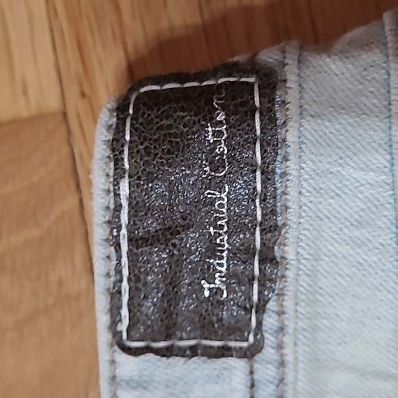 Industrial Cotton Jean Capris - Picture 4 of 4